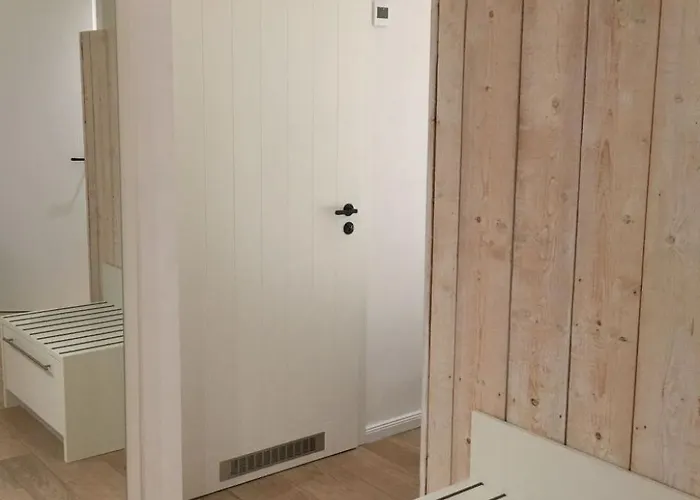 Duenenhuuske Inselstill Mit Sauna Auf By Interhome Vakantiehuis Spiekeroog